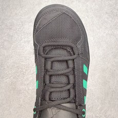 AD Terrex CC Boat 运动溯溪鞋户外涉水鞋 在夏日保持舒爽 采用舒适网材鞋面 MD大底 旨 AD Terrex CC Boat 运动溯溪鞋户外涉水鞋 在夏日保持舒爽 采用舒适网材鞋面 MD大底 旨