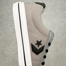 Converse Sport Casual 星箭美式经典低帮滑板帆布鞋鞋面采用精选厚实透气帆布,挺括有型 Converse Sport Casual 星箭美式经典低帮滑板帆布鞋鞋面采用精选厚实透气帆布,挺括有型