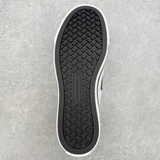 Converse Sport Casual 星箭美式经典低帮滑板帆布鞋鞋面采用精选厚实透气帆布,挺括有型 Converse Sport Casual 星箭美式经典低帮滑板帆布鞋鞋面采用精选厚实透气帆布,挺括有型