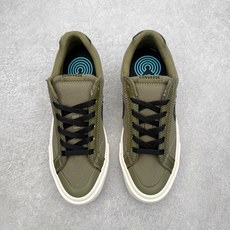 Converse Sport Casual 星箭美式经典低帮滑板帆布鞋鞋面采用精选厚实透气帆布,挺括有型 Converse Sport Casual 星箭美式经典低帮滑板帆布鞋鞋面采用精选厚实透气帆布,挺括有型