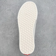 CIVILIST BERLIN x Vans Sk8-Low柏林街头文化碰撞Vans经典滑板基因,以「S CIVILIST BERLIN x Vans Sk8-Low柏林街头文化碰撞Vans经典滑板基因,以「S