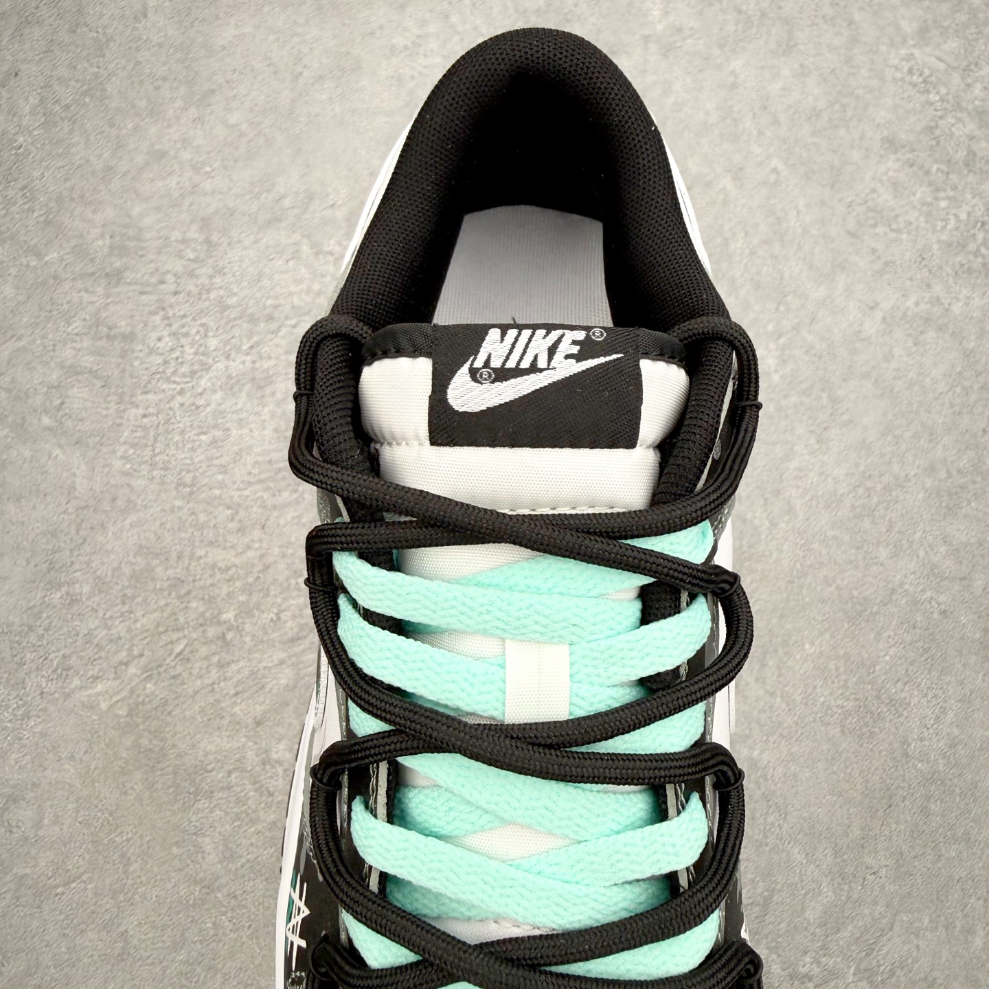 ＃YC纯原 NK Dunk Low 潮跃 DD1391-100 此款采用经典的黑白基底，在这之上，泼墨的
