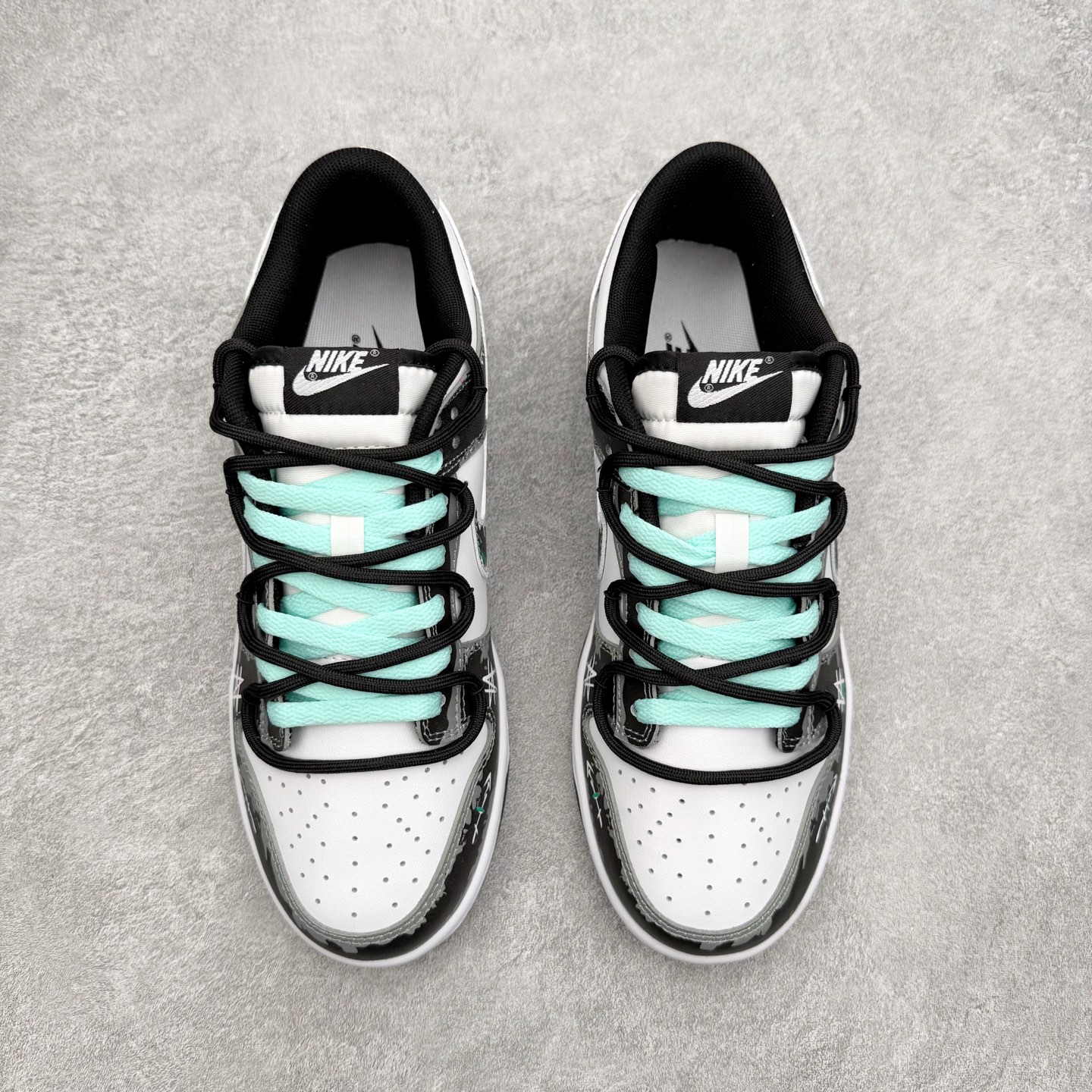 ＃YC纯原 NK Dunk Low 潮跃 DD1391-100 此款采用经典的黑白基底，在这之上，泼墨的
