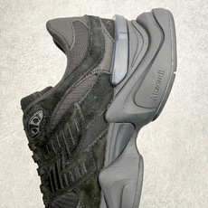 New Balance NB9060 复古运动鞋 新百伦又带来了新鞋型 并且是与芝加哥街头品牌 Joe New Balance NB9060 复古运动鞋 新百伦又带来了新鞋型 并且是与芝加哥街头品牌 Joe