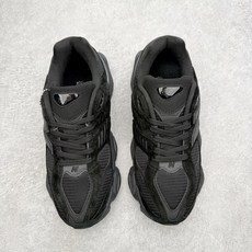 New Balance NB9060 复古运动鞋 新百伦又带来了新鞋型 并且是与芝加哥街头品牌 Joe New Balance NB9060 复古运动鞋 新百伦又带来了新鞋型 并且是与芝加哥街头品牌 Joe
