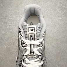 New Balance MR740 NB新百伦系列复古老爹风休闲运动慢跑鞋 采用轻质牛剖革拼接透气网眼衬 New Balance MR740 NB新百伦系列复古老爹风休闲运动慢跑鞋 采用轻质牛剖革拼接透气网眼衬