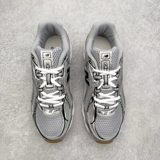New Balance MR740 NB新百伦系列复古老爹风休闲运动慢跑鞋 采用轻质牛剖革拼接透气网眼衬 New Balance MR740 NB新百伦系列复古老爹风休闲运动慢跑鞋 采用轻质牛剖革拼接透气网眼衬
