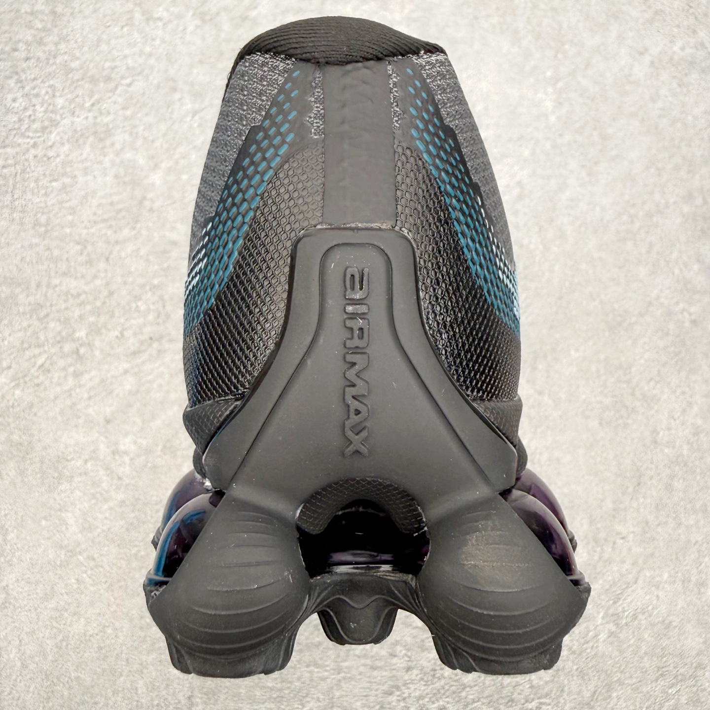 NK AIR LIQUID MAX 2026S 毒箭蛙新款气垫跑步鞋 Liquid Max 传承四十年 
