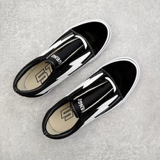 Revenge x Storm 闪电⚡️复仇风暴闪电低帮滑板鞋美式街头标杆潮鞋,复刻经典滑板鞋轮廓,麂皮 Revenge x Storm 闪电⚡️复仇风暴闪电低帮滑板鞋美式街头标杆潮鞋,复刻经典滑板鞋轮廓,麂皮