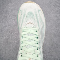 HOKA ONE ONE Clifton 克里夫顿10代专业性能减震公路跑步鞋 轻盈透气的针织网面和纱线 HOKA ONE ONE Clifton 克里夫顿10代专业性能减震公路跑步鞋 轻盈透气的针织网面和纱线