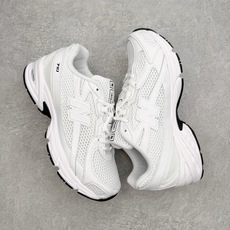 New Balance MR740 NB新百伦系列复古老爹风休闲运动慢跑鞋 采用轻质牛剖革拼接透气网眼衬 New Balance MR740 NB新百伦系列复古老爹风休闲运动慢跑鞋 采用轻质牛剖革拼接透气网眼衬