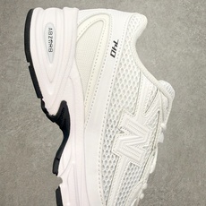 New Balance MR740 NB新百伦系列复古老爹风休闲运动慢跑鞋 采用轻质牛剖革拼接透气网眼衬 New Balance MR740 NB新百伦系列复古老爹风休闲运动慢跑鞋 采用轻质牛剖革拼接透气网眼衬