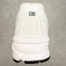 New Balance MR740 NB新百伦系列复古老爹风休闲运动慢跑鞋 采用轻质牛剖革拼接透气网眼衬 New Balance MR740 NB新百伦系列复古老爹风休闲运动慢跑鞋 采用轻质牛剖革拼接透气网眼衬
