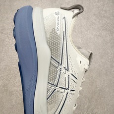 ASICS GEL-KAYANO 33 舒适贴合透气支撑回弹跑步鞋 ASICS(亚瑟士)是日本实业家鬼冢 ASICS GEL-KAYANO 33 舒适贴合透气支撑回弹跑步鞋 ASICS(亚瑟士)是日本实业家鬼冢