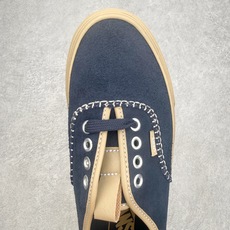 Vans Authentic Kickdown 2.0复古走线生胶低帮休闲帆布鞋鞋面采用全麂皮材质,质感 Vans Authentic Kickdown 2.0复古走线生胶低帮休闲帆布鞋鞋面采用全麂皮材质,质感