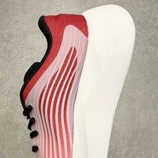 AD Hyperboost Edge 爆米花缓震舒适贴合跑步鞋 在 BOOST 之前冠以了 “HYPER AD Hyperboost Edge 爆米花缓震舒适贴合跑步鞋 在 BOOST 之前冠以了 “HYPER