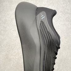 AD Hyperboost Edge 爆米花缓震舒适贴合跑步鞋 在 BOOST 之前冠以了 “HYPER AD Hyperboost Edge 爆米花缓震舒适贴合跑步鞋 在 BOOST 之前冠以了 “HYPER
