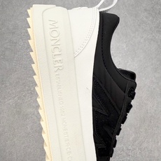 Moncler盟可睐 Altive 磨砂皮圆头系带低帮板鞋 4.2cm MONCLER(盟可睐)是一个以 Moncler盟可睐 Altive 磨砂皮圆头系带低帮板鞋 4.2cm MONCLER(盟可睐)是一个以
