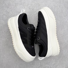 Moncler盟可睐 Altive 磨砂皮圆头系带低帮板鞋 4.2cm MONCLER(盟可睐)是一个以 Moncler盟可睐 Altive 磨砂皮圆头系带低帮板鞋 4.2cm MONCLER(盟可睐)是一个以