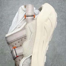 HOKA ONE ONE Infini Hike TC 舒适百搭沙滩凉鞋 HOKA ONE ONE是来自 HOKA ONE ONE Infini Hike TC 舒适百搭沙滩凉鞋 HOKA ONE ONE是来自