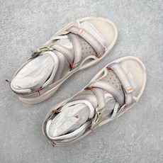 HOKA ONE ONE Infini Hike TC 舒适百搭沙滩凉鞋 HOKA ONE ONE是来自 HOKA ONE ONE Infini Hike TC 舒适百搭沙滩凉鞋 HOKA ONE ONE是来自