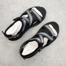 HOKA ONE ONE Infini Hike TC 舒适百搭沙滩凉鞋 HOKA ONE ONE是来自 HOKA ONE ONE Infini Hike TC 舒适百搭沙滩凉鞋 HOKA ONE ONE是来自