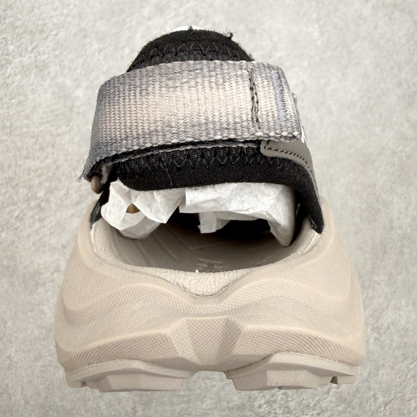 HOKA ONE ONE Infini Hike TC 舒适百搭沙滩凉鞋 HOKA ONE ONE是来自