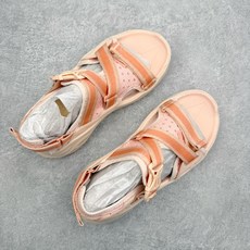 HOKA ONE ONE Infini Hike TC 舒适百搭沙滩凉鞋 HOKA ONE ONE是来自 HOKA ONE ONE Infini Hike TC 舒适百搭沙滩凉鞋 HOKA ONE ONE是来自