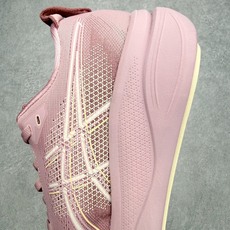 ASICS GEL-KAYANO 33 舒适贴合透气支撑回弹跑步鞋 ASICS(亚瑟士)是日本实业家鬼冢 ASICS GEL-KAYANO 33 舒适贴合透气支撑回弹跑步鞋 ASICS(亚瑟士)是日本实业家鬼冢