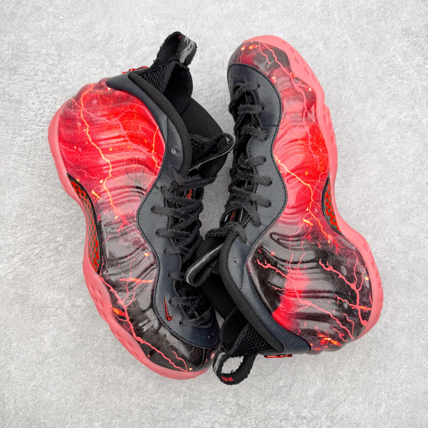 Stranger Things x NK Air Foamposite Pro 怪奇物语联名 红色闪电喷