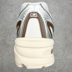 New Balance MR740 NB新百伦系列复古老爹风休闲运动慢跑鞋 采用轻质牛剖革拼接透气网眼衬 New Balance MR740 NB新百伦系列复古老爹风休闲运动慢跑鞋 采用轻质牛剖革拼接透气网眼衬