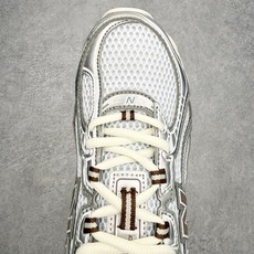 New Balance MR740 NB新百伦系列复古老爹风休闲运动慢跑鞋 采用轻质牛剖革拼接透气网眼衬 New Balance MR740 NB新百伦系列复古老爹风休闲运动慢跑鞋 采用轻质牛剖革拼接透气网眼衬