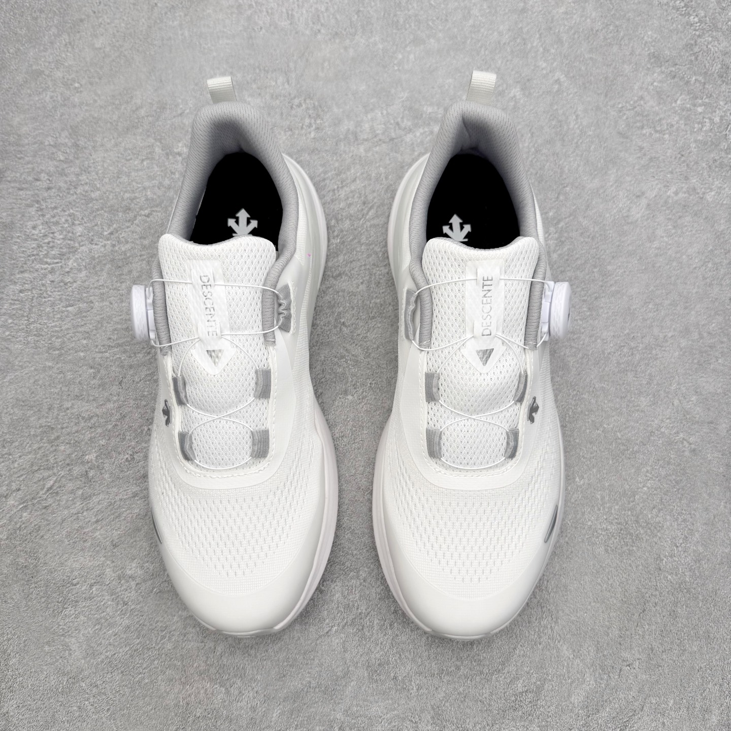 迪桑特DESCENTE RUNNING系列 LAVITATE 3.0 AIR WIRE 缓震舒适 BOA