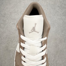 Air Jordan AJ1 Low 低帮 橄榄灰 -046 终端优势供应 市面中低帮最具代表性版本没有 Air Jordan AJ1 Low 低帮 橄榄灰 -046 终端优势供应 市面中低帮最具代表性版本没有