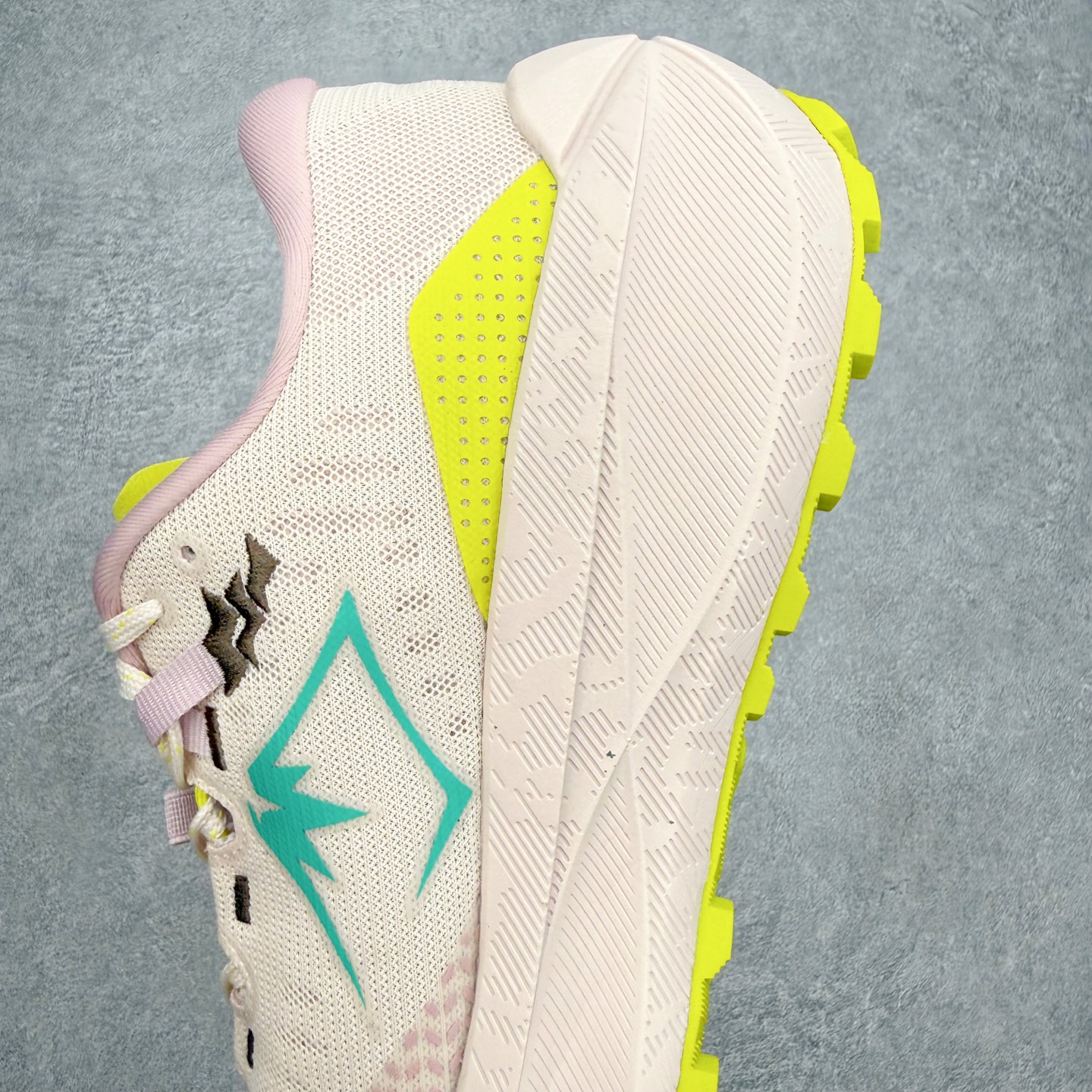 Asics Gel-Trabuco Max 5 舒适缓震轻便竞速 低帮跑步鞋 ASICS（亚瑟士）是日本