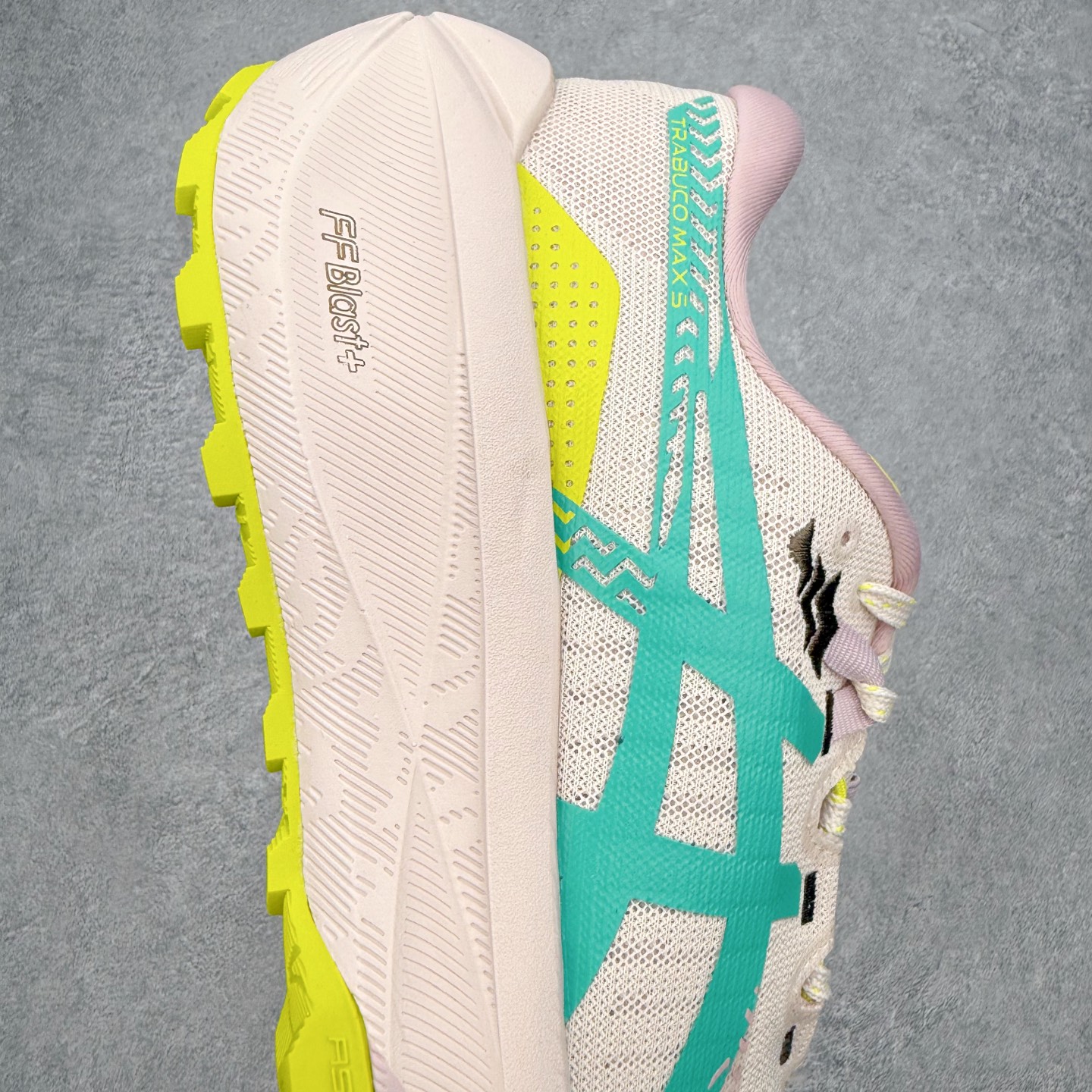Asics Gel-Trabuco Max 5 舒适缓震轻便竞速 低帮跑步鞋 ASICS（亚瑟士）是日本