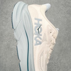 HOKA ONE ONE Clifton 克里夫顿10代专业性能减震公路跑步鞋 轻盈透气的针织网面和纱线 HOKA ONE ONE Clifton 克里夫顿10代专业性能减震公路跑步鞋 轻盈透气的针织网面和纱线