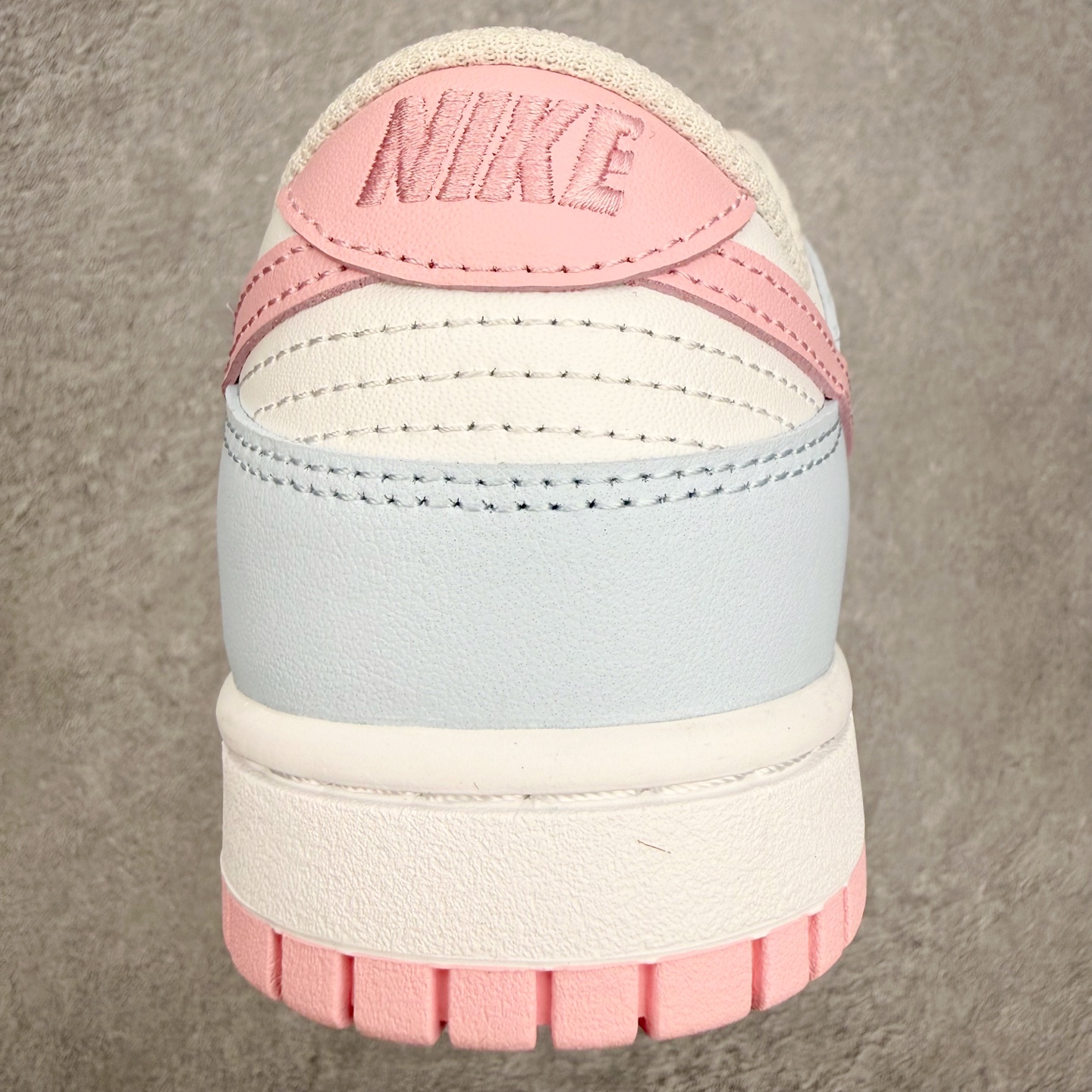 ＃YC纯原 NK SB Dunk Low 蓝莓布丁 IB3484-001 此款以极致的色彩美学，重新定义
