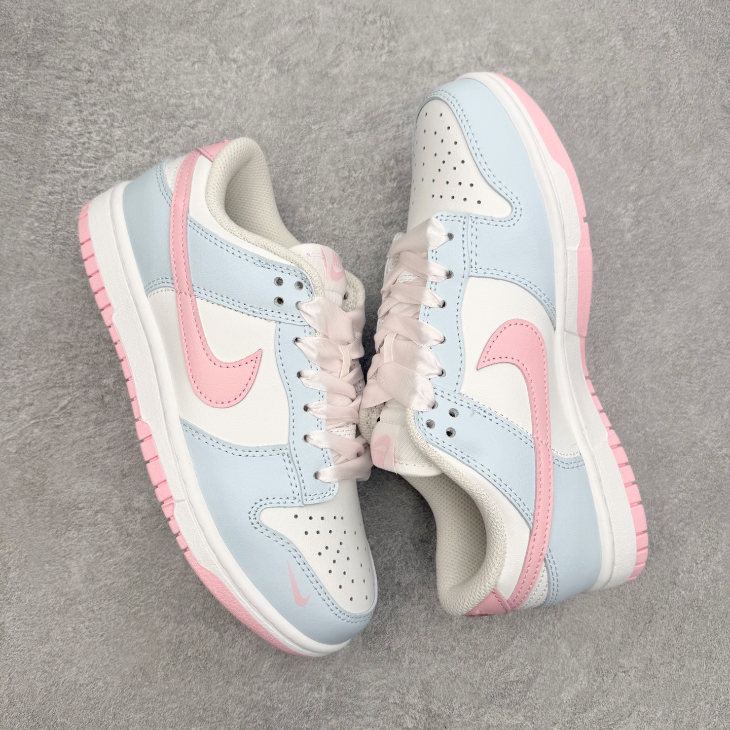 ＃YC纯原 NK SB Dunk Low 蓝莓布丁 IB3484-001 此款以极致的色彩美学，重新定义