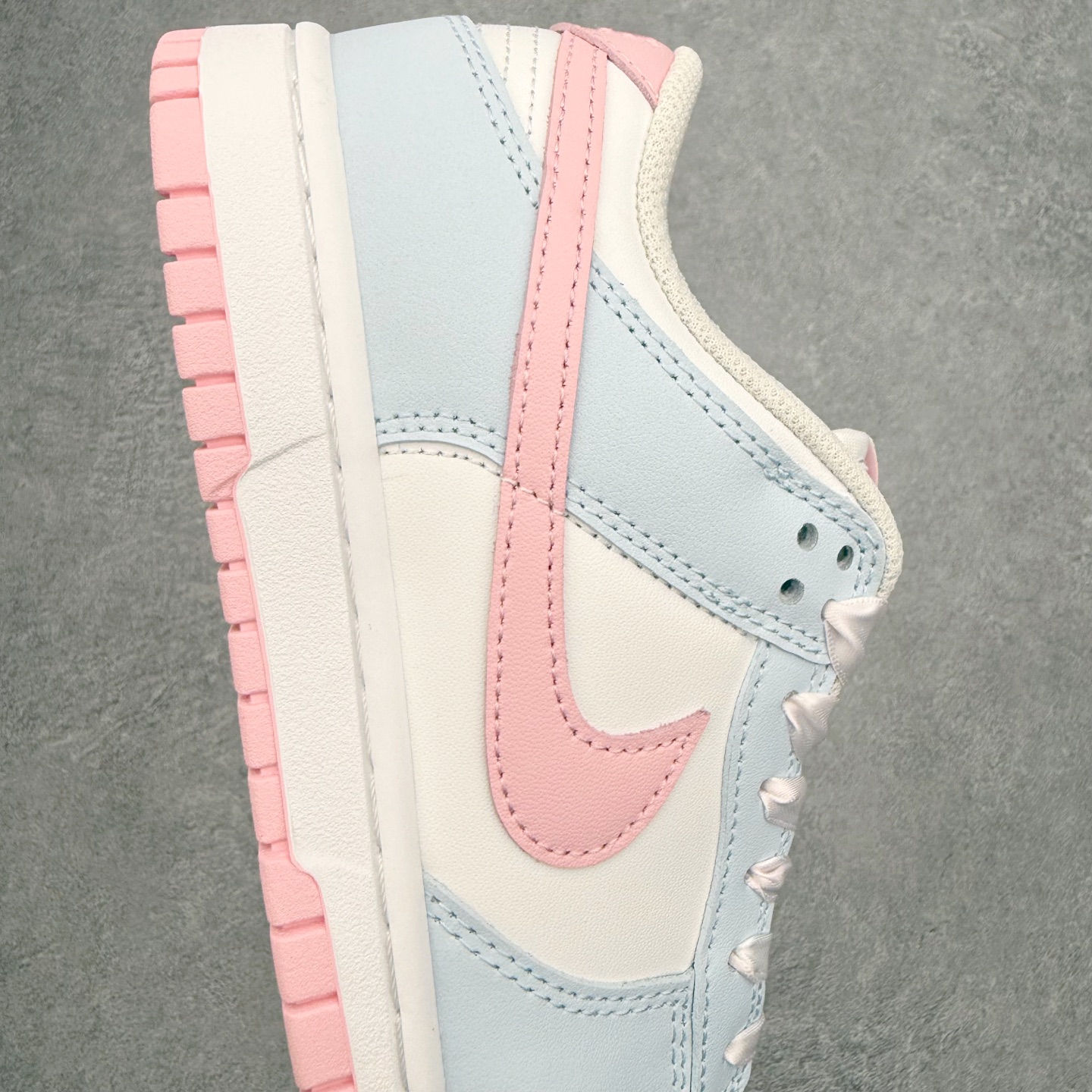 ＃YC纯原 NK SB Dunk Low 蓝莓布丁 IB3484-001 此款以极致的色彩美学，重新定义