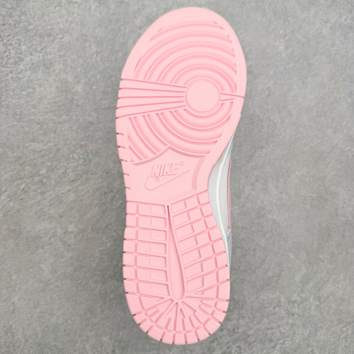 ＃YC纯原 NK SB Dunk Low 蓝莓布丁 IB3484-001 此款以极致的色彩美学，重新定义