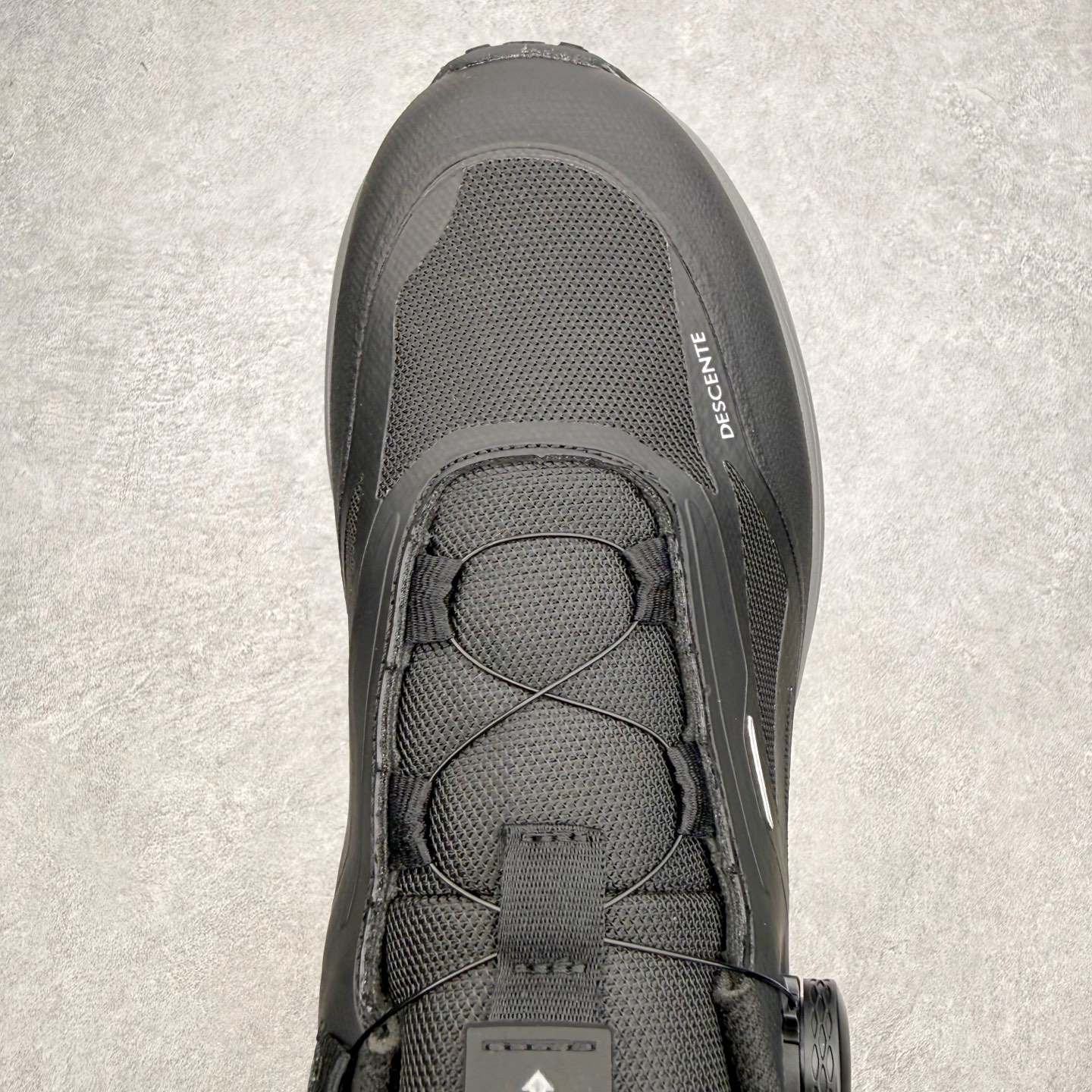 迪桑特DESCENTE RUNNING系列 LAVITATE 3.0 AIR WIRE 缓震舒适 BOA