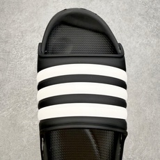 AD Adilette Shower 浴室运动凉拖鞋基础信息• 定位:男女通用浴室/沙滩休闲一字拖• 核 AD Adilette Shower 浴室运动凉拖鞋基础信息• 定位:男女通用浴室/沙滩休闲一字拖• 核