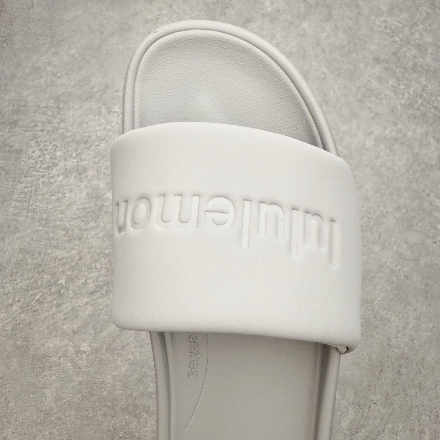#纯原 Lululemon RestfeelTM 露露乐檬休闲运动拖鞋 让运动后的双脚得到更好的休憩 伴 #纯原 Lululemon RestfeelTM 露露乐檬休闲运动拖鞋 让运动后的双脚得到更好的休憩 伴