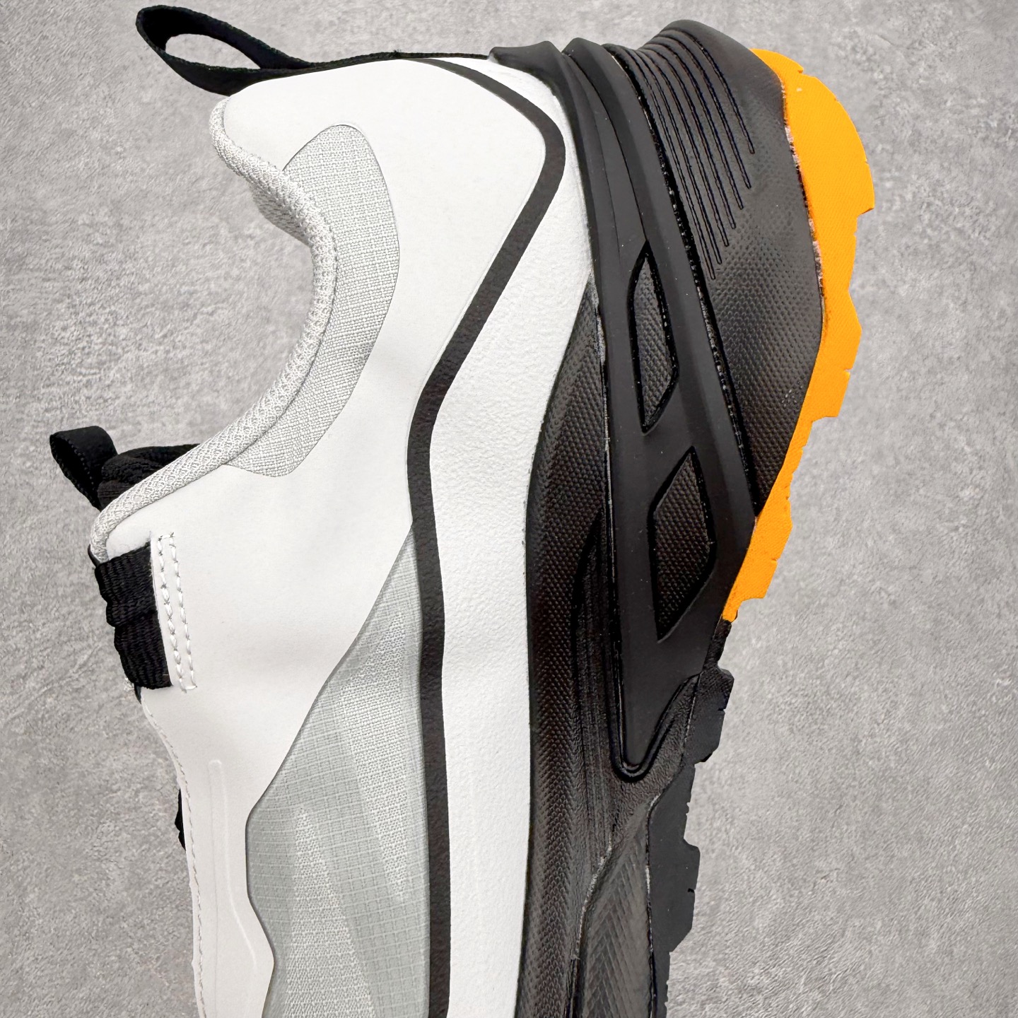 迪桑特DESCENTE RUNNING系列 LAVITATE 3.0 AIR WIRE 缓震舒适 BOA 迪桑特DESCENTE RUNNING系列 LAVITATE 3.0 AIR WIRE 缓震舒适 BOA