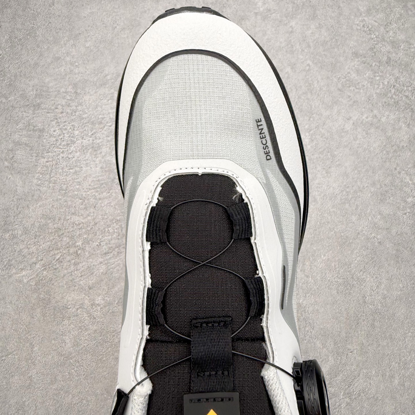 迪桑特DESCENTE RUNNING系列 LAVITATE 3.0 AIR WIRE 缓震舒适 BOA 迪桑特DESCENTE RUNNING系列 LAVITATE 3.0 AIR WIRE 缓震舒适 BOA