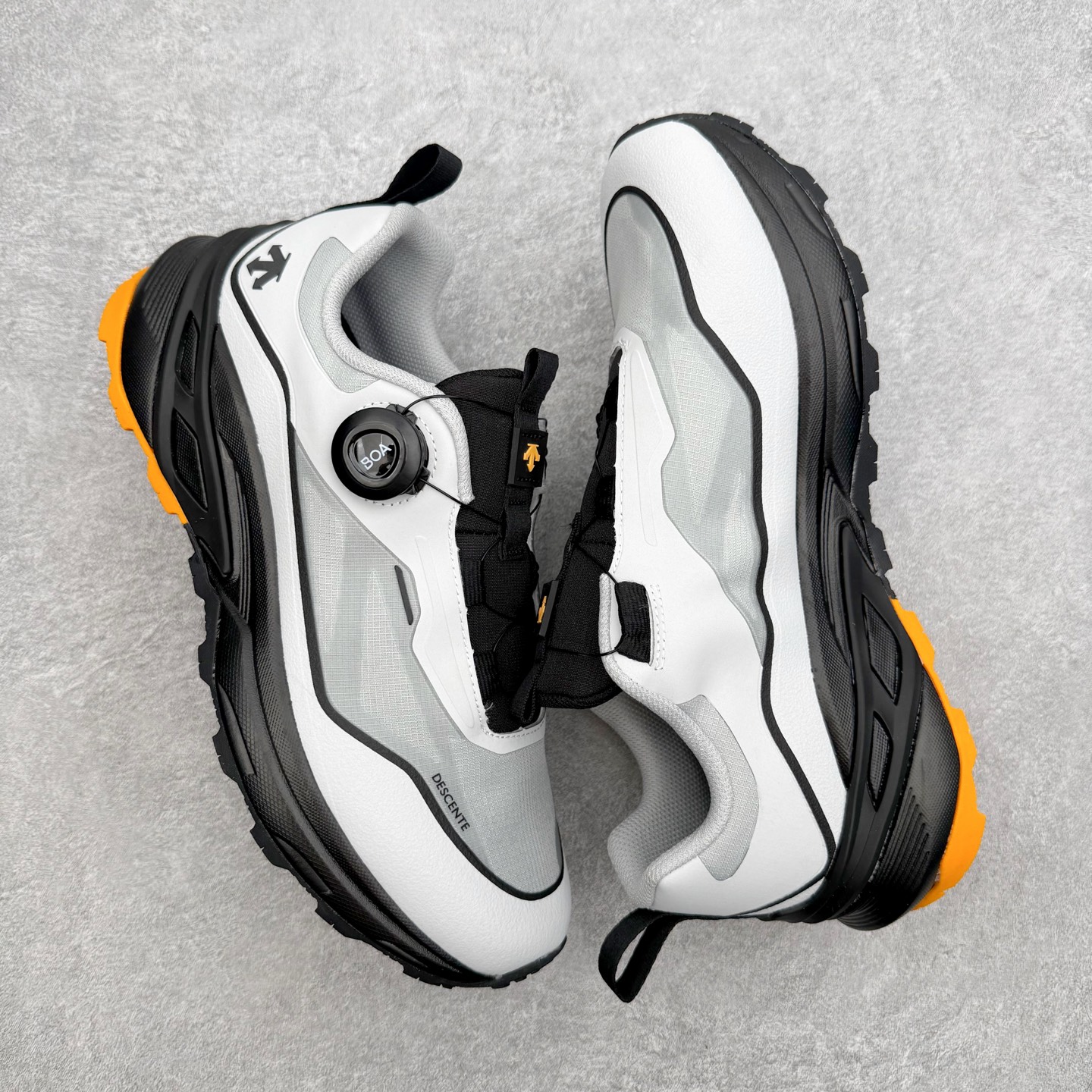 迪桑特DESCENTE RUNNING系列 LAVITATE 3.0 AIR WIRE 缓震舒适 BOA 迪桑特DESCENTE RUNNING系列 LAVITATE 3.0 AIR WIRE 缓震舒适 BOA