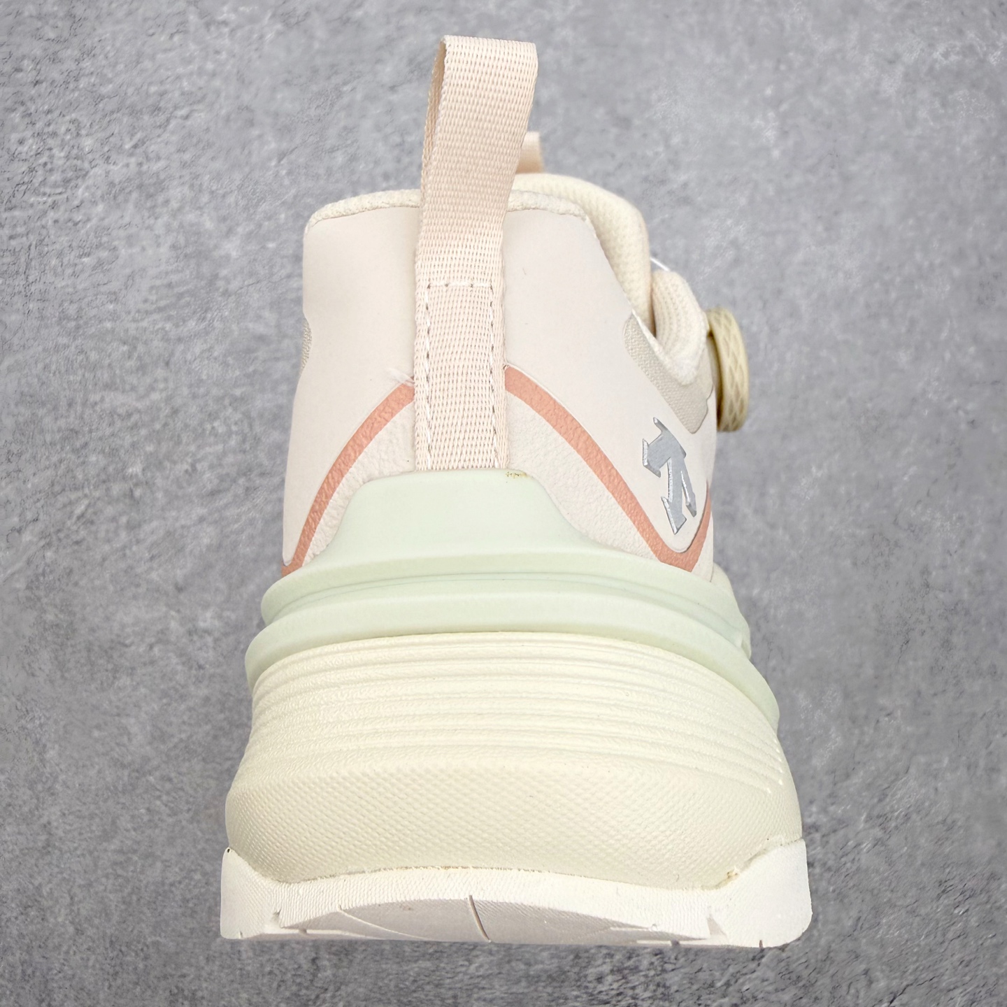 迪桑特DESCENTE RUNNING系列 LAVITATE 3.0 AIR WIRE 缓震舒适 BOA