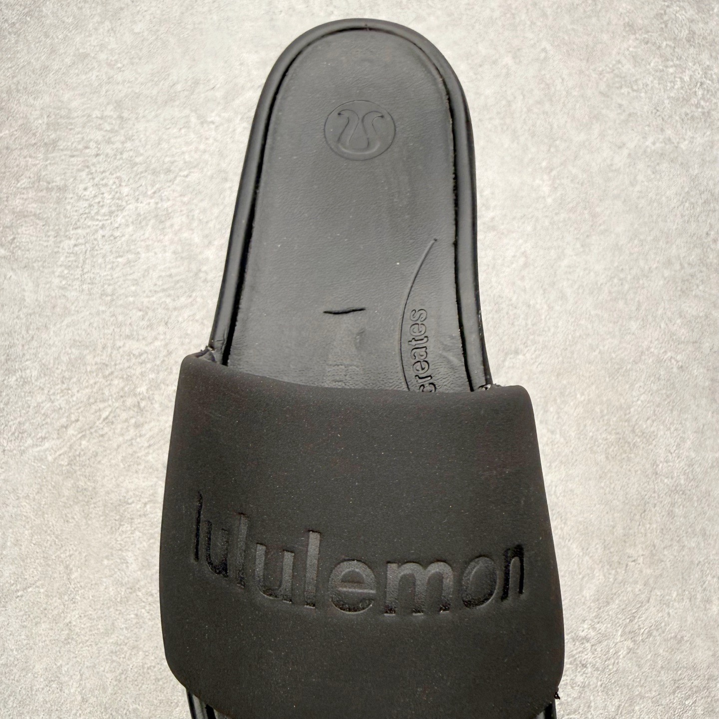 ＃纯原 Lululemon RestfeelTM 露露乐檬休闲运动拖鞋 让运动后的双脚得到更好的休憩 伴