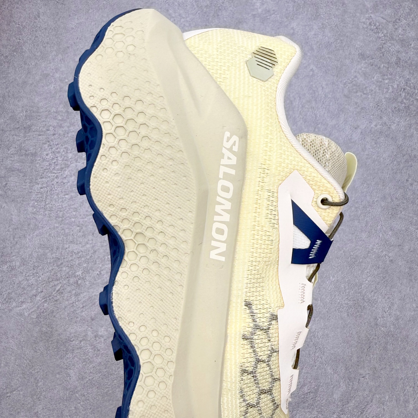 SALOMON萨洛蒙 ULTRA GLIDE 4 减震轻便透气舒适全地形 越野跑鞋 SALOMON诞生于